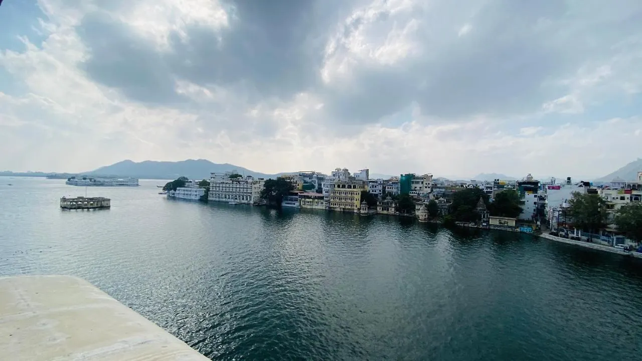 Kesar Palace Otel Udaipur 2*,